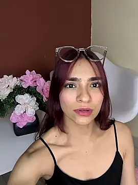 Scarlet Red  online show from 7, 10, 2025