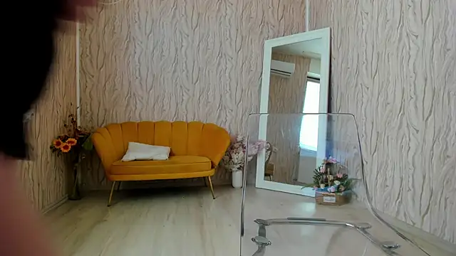 AishaRouhi online show from 14, 3, 2025