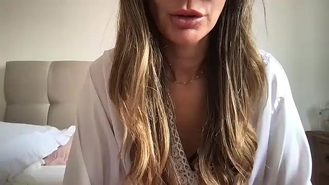 paolajonez online show from 7, 1, 2025