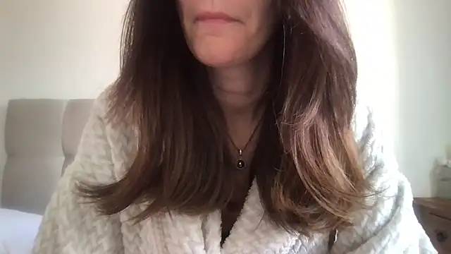 paolajonez online show from 25, 10, 2025