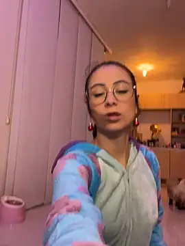 Snapshot of juanasnz99 chatting on 25, 12, 2024 juanasnz99 online show from 25, 12, 2024