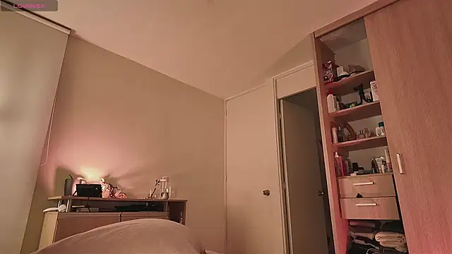 Snapshot of juanasnz99 chatting on 27, 9, 2025 juanasnz99 online show from 27, 9, 2025