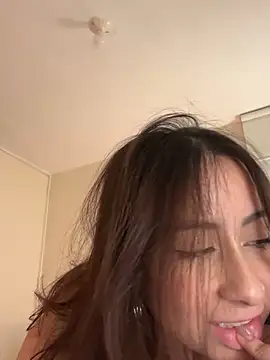 Snapshot of juanasnz99 chatting on 9, 10, 2025 juanasnz99 online show from 9, 10, 2025