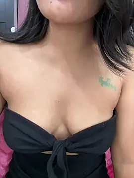 Snapshot of LeisyXO chatting on 24, 3, 2026 LeisyXO online show from 24, 3, 2026