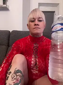 poussichienne online show from 15, 12, 2024