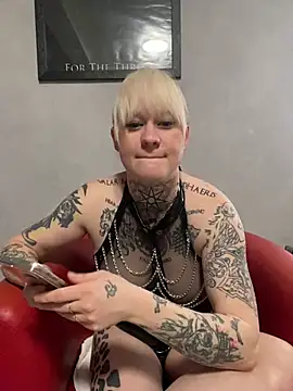 poussichienne online show from 23, 2, 2025