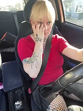 poussichienne online show from 4, 3, 2025