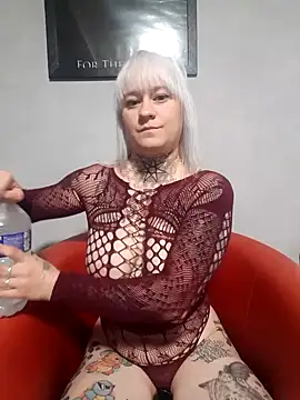 poussichienne online show from 14, 9, 2025