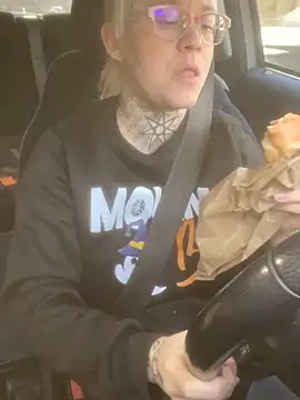 poussichienne online show from 27, 11, 2025