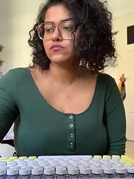 Snapshot of Curvydesifromgermany chatting on 3, 3, 2025 Curvydesifromgermany online show from 3, 3, 2025