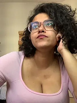 Snapshot of Curvydesifromgermany chatting on 10, 3, 2025 Curvydesifromgermany online show from 10, 3, 2025