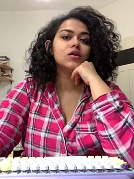 Snapshot of Curvydesifromgermany chatting on 18, 9, 2025 Curvydesifromgermany online show from 18, 9, 2025