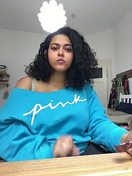 Snapshot of Curvydesifromgermany chatting on 9, 10, 2025 Curvydesifromgermany online show from 9, 10, 2025