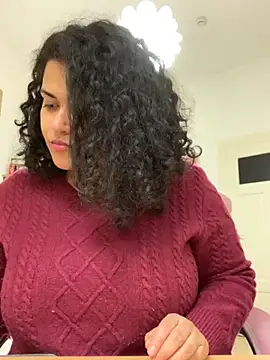 Snapshot of Curvydesifromgermany chatting on 10, 10, 2025 Curvydesifromgermany online show from 10, 10, 2025