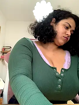 Snapshot of Curvydesifromgermany chatting on 16, 10, 2025 Curvydesifromgermany online show from 16, 10, 2025