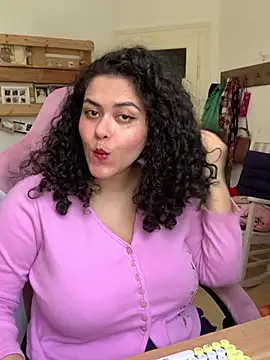 Curvydesifromgermany online show from 8, 4, 2026