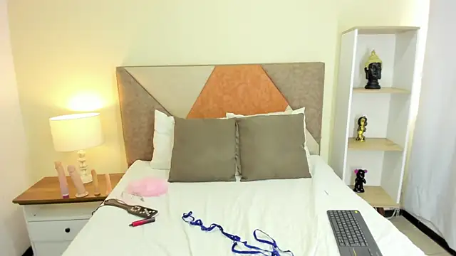 JennaCollins149 online show from 4, 2, 2025