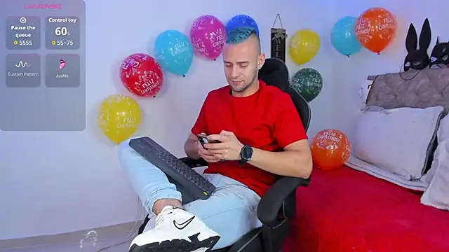 Snapshot of Damon_Bakert chatting on 14, 11, 2025 Damon Bakert online show from 14, 11, 2025