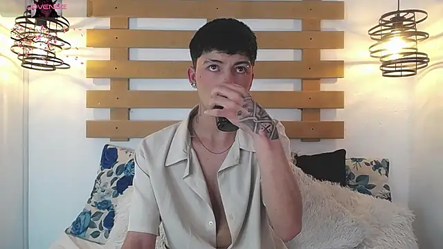 Steev Novoa online show from 6, 2, 2025