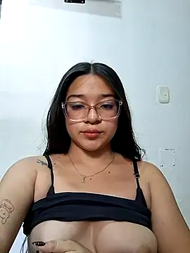Snapshot of -VICKKY chatting on 6, 7, 2026 -VICKKY online show from 6, 7, 2026