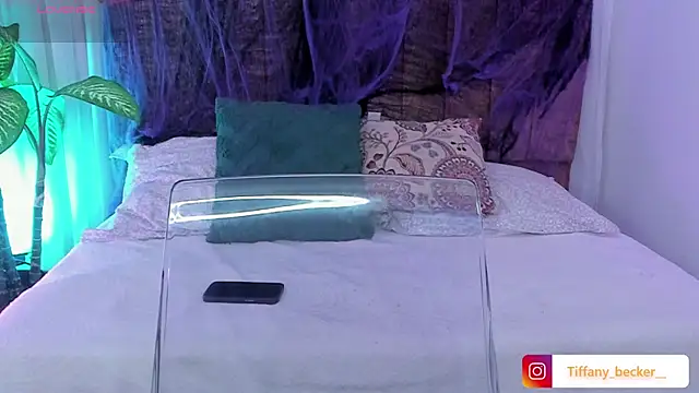 Snapshot of tiffany_becker chatting on 18, 10, 2025 tiffany becker online show from 18, 10, 2025