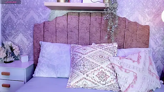 Snapshot of tiffany_becker chatting on 18, 11, 2025 tiffany becker online show from 18, 11, 2025