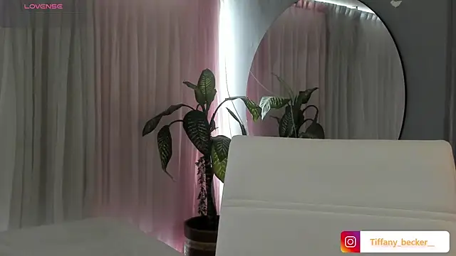 Snapshot of tiffany_becker chatting on 1, 12, 2025 tiffany becker online show from 1, 12, 2025