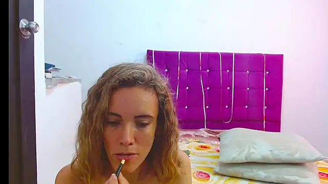 chantalsemenova1 online show from 18, 3, 2025