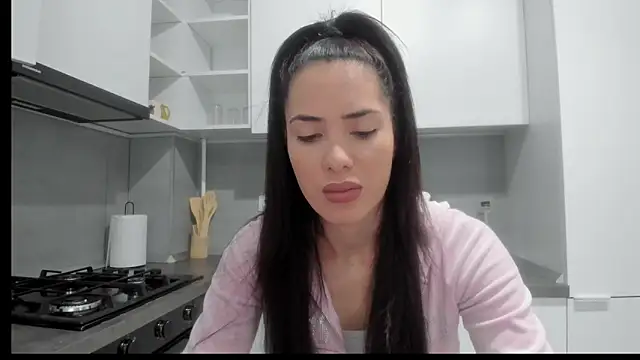 Snapshot of Emmapmg chatting on 24, 11, 2025 Emmapmg online show from 24, 11, 2025