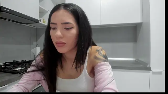 Snapshot of Emmapmg chatting on 28, 11, 2025 Emmapmg online show from 28, 11, 2025