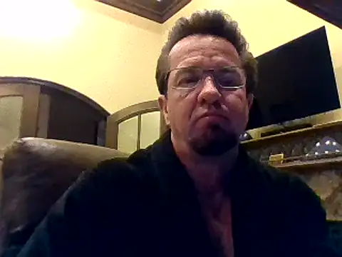 Snapshot of sluttydylan chatting on 10, 2, 2025 sluttydylan online show from 10, 2, 2025