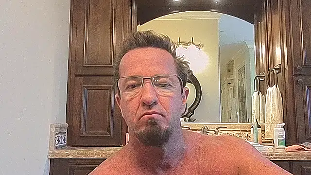 Snapshot of sluttydylan chatting on 24, 11, 2025 sluttydylan online show from 24, 11, 2025