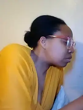 Snapshot of madamsensuale chatting on 9, 2, 2025 madamsensuale online show from 9, 2, 2025