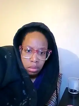 Snapshot of madamsensuale chatting on 18, 2, 2025 madamsensuale online show from 18, 2, 2025