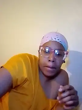 Snapshot of madamsensuale chatting on 27, 2, 2025 madamsensuale online show from 27, 2, 2025