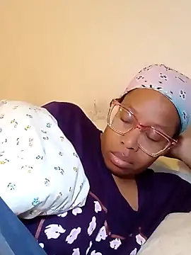 Snapshot of madamsensuale chatting on 19, 3, 2025 madamsensuale online show from 19, 3, 2025