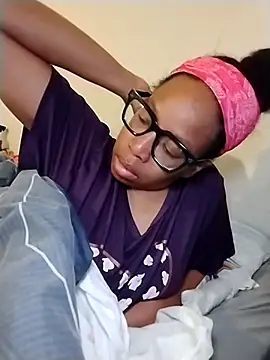 Snapshot of madamsensuale chatting on 22, 3, 2025 madamsensuale online show from 22, 3, 2025