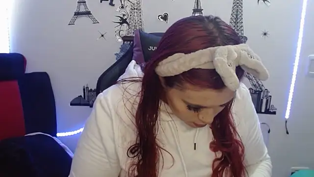 Snapshot of cata__gutierrez_ chatting on 12, 2, 2025 cata gutierrez online show from 12, 2, 2025