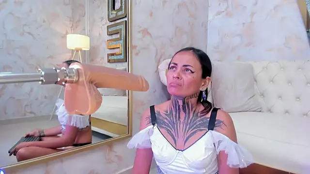 hanna slut  online show from 3, 12, 2025