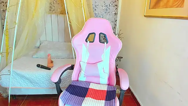 agatha rusell  online show from 24, 1, 2025