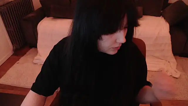 Lynylou online show from 1, 12, 2024