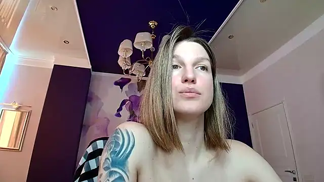 Snapshot of EmilyWalkeri chatting on 10, 3, 2025 EmilyWalkeri online show from 10, 3, 2025