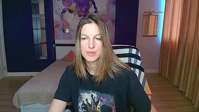 Snapshot of EmilyWalkeri chatting on 15, 9, 2025 EmilyWalkeri online show from 15, 9, 2025