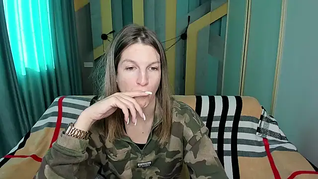 EmilyWalkeri online show from 29, 10, 2025