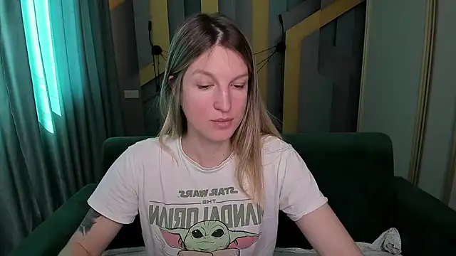 EmilyWalkeri online show from 6, 4, 2026