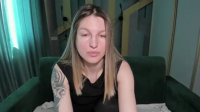Snapshot of EmilyWalkeri chatting on 23, 4, 2026 EmilyWalkeri online show from 23, 4, 2026