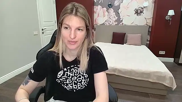 Snapshot of EmilyWalkeri chatting on 1, 6, 2026 EmilyWalkeri online show from 1, 6, 2026