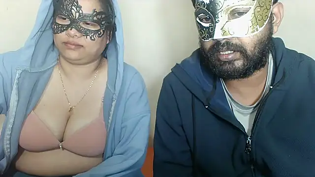 Snapshot of Cutehornycouples chatting on 29, 11, 2025 Cutehornycouples online show from 29, 11, 2025