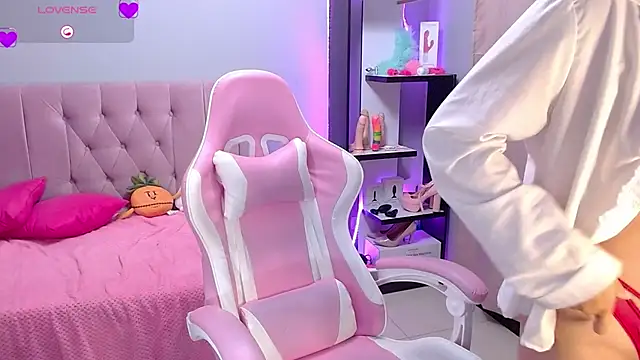 Snapshot of LoaLuxury chatting on 21, 2, 2025 LoaLuxury online show from 21, 2, 2025