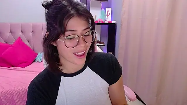 Snapshot of LoaLuxury chatting on 21, 3, 2025 LoaLuxury online show from 21, 3, 2025